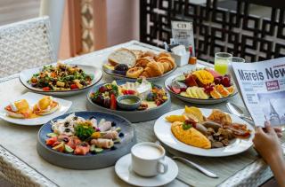 Centara Grand Beach Resort Phuket - Strand Karon - 8
