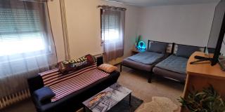 Ferienhaus Glockenbruchweg Kassel Familien Resort mit 800qm umzäunten Garten, BBQ Pavilion, Gratis Frühstück, Parkplätze, WiFi, Top Lage, so Privat wie zu Hause - Cassel - 4