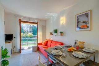 Lenni Apart Swimming Pool and lake - Happy Rentals - 9