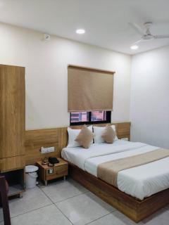 Hotel Captown Inn - 2
