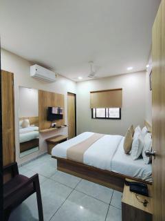 Hotel Captown Inn - 1