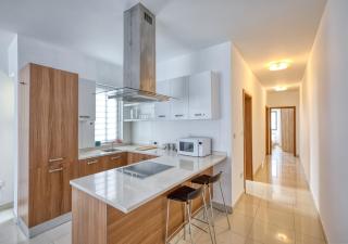 Spacious 2BD Penthouse in the Heart of Sliema - 9