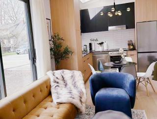 Brand New Air Conditioned Kitslano Retreat - 7