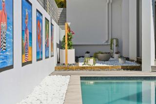 Ocean View Beach House - Pet Friendly, Pool & 5mins to the Beach - 7