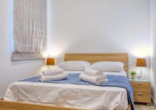 Stylish Balluta Bay Scape, 3BD Apartment - 7