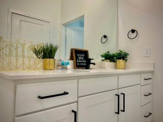 Modern WorkerFriendly Home with Gym A Location - 3