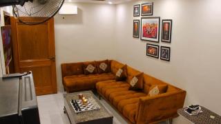 Luxury one bed apartment Bahria Town Lahore - 1