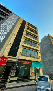 Luxury AC one bed apartment Bahria Town Lahore - 2