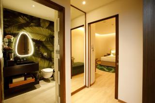 080 Transit Hotel, T2 - 6