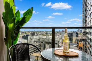 Luxury 2 Bedroom CBD Apartment in EQ Tower with Pool, Sauna and Gym - 7