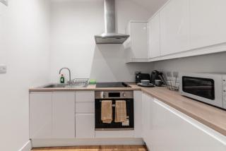 Central - Sleeps 2 - Near Transport - Parking - 1