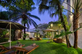 Huge Villa, 7 BEDR Pool Villa, Near Beach & Clubs - 4