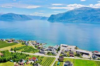 Leikanger Fjord Pool Private Apt - 7