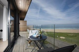 Number 9 Fistral House, Sea view, Near beach and Free parking - 1