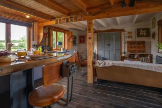 Tistocker's Log Cabin dog friendly with 1 acre field - 5