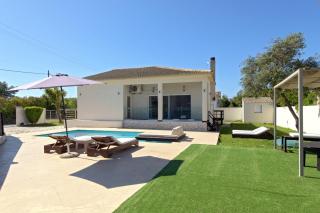 Beach Villa Christina by PosarelliVillas - Acharavi - 2