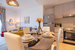 Stylish 1BR Apartment with Balcony View in Yas Island - 1