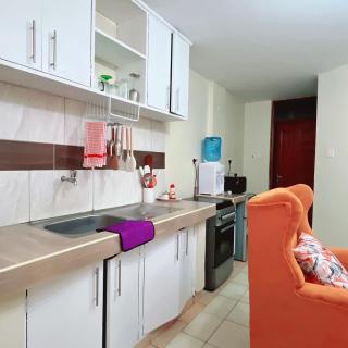 Cozy Luxe One bedroom Stays Kamakis - 1
