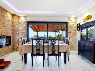 Villa Helios Luxury Sea View Villa with Private Pool Gym and BBQ Area - 3
