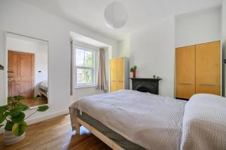 Victorian Terrace near Uni sleeps 6 Garden - 9