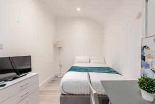 Studio - Sleeps 2 - Parking - Central - WiFi - 7