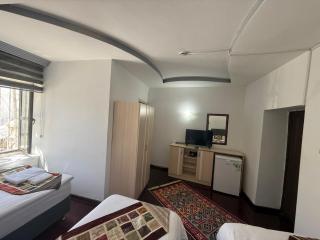 City Hotel - 4