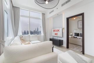 Free housekeeping visits during your stay - StayShort - Sophisticated 1-Bedroom With Skyscrapers View at Botanica Tower - 0