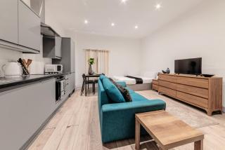 Sleeps 2 - Central - Studio - WiFi - Parking - 5
