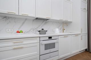 Elegant Apartment in a Prime Location near the Market Square by Noclegi Renters - 8