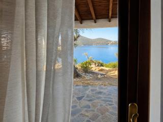 Mare E Cielo - Seafront Stay & Private Beach Samos - 7