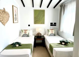 Sirena Bay Beach House and Luxury Suites - 9