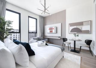 Free housekeeping visits during your stay - StayShort - Town Square sleeps 2 in Great Location - 0