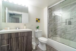 McCormick Place Spacious 3BR Family Heaven Sleeps 10 Guests with Optional Parking and Gym Access Near Downtown Chicago and Soldier Field - 4