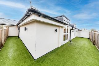 Rooftop - Sleeps 2 - Central - Parking - WiFi - 8