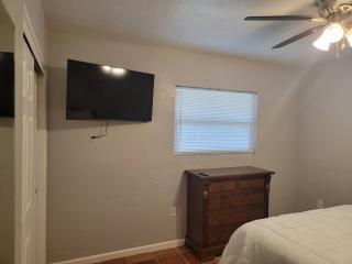 Manatee River Bungalow - 5 - 1