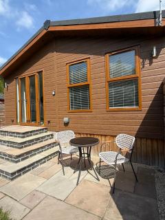 Hedgehog Lodge at Owlet Hideaway - with Hot Tub, near York - 2