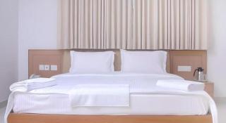 Sybaritic Suites - 8