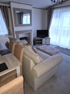 Holiday Park Home with Private Hot Tub - 8