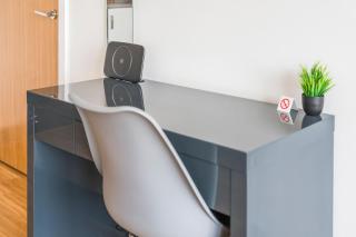 Central 3-Bed Stay w/ Balcony & Free Parking - 7