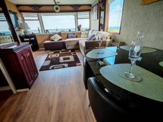65 Wester Bonnyton with Stunning Sea Views - 7