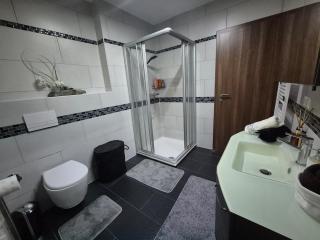 Single apartment, centrally located, renovated and modernized - 3