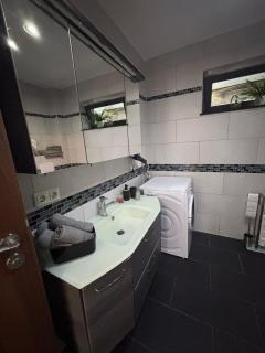 Single apartment, centrally located, renovated and modernized - 2