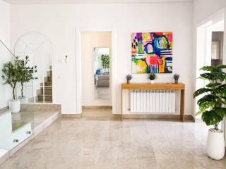 Elegant Villa in Gammarth with Private Indoor Pool - 5