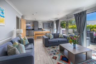 Lodge 27, Retallack Resort & Spa Sleeps 12 - 8