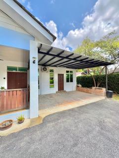 Tepak Nusuk Private Pool Homestay 5 Bedrooms 4 Bathrooms - 1