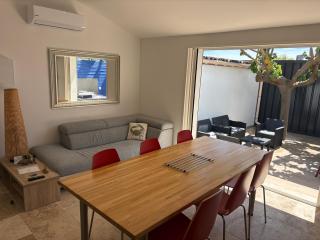 Maison Gekko I & II, climatisée avec patio, places de parking privées, plage à 800m - 9