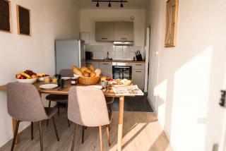 Gemütliches 3-Raum Apartment mit Boxspringbetten, vollausgestattet Küche, Balkon, WLAN, 40 Zoll HD-TV, Parkplätze - 6