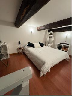Au pied des Halles - 46m2 en centre ville - 1 chambre et 1 mezzanine - tout confort - 3