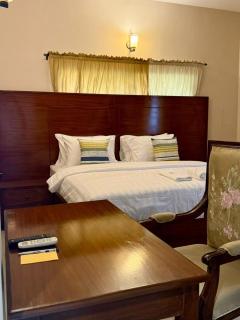 Serene Stay - 1
