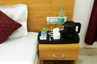Hotel Roomsity Pride - 6